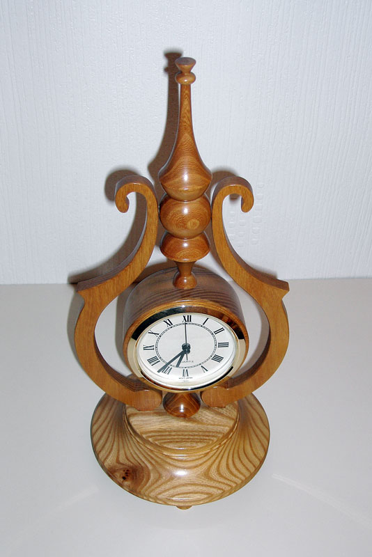 Lyre Clock