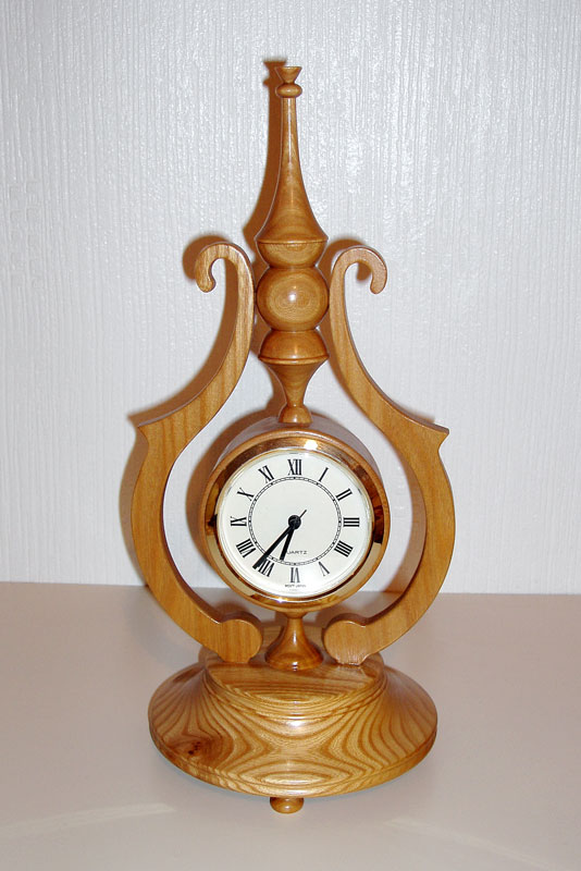 Lyre Clock